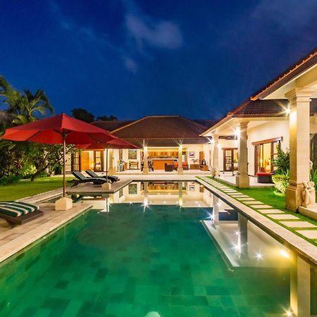 Villa Bugis Drupadi Seminyak Zimmer foto