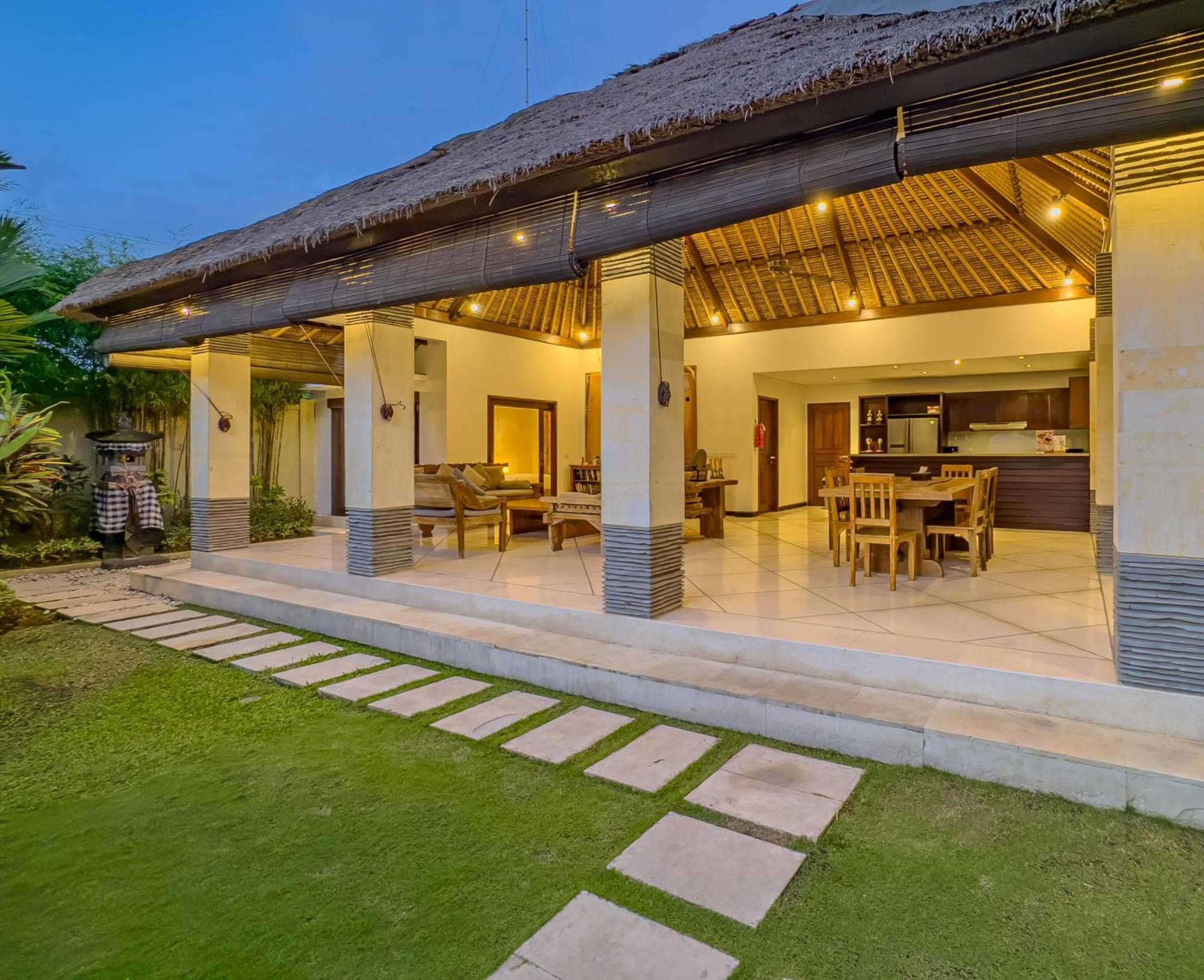 Villa Bugis Drupadi Seminyak Zimmer foto